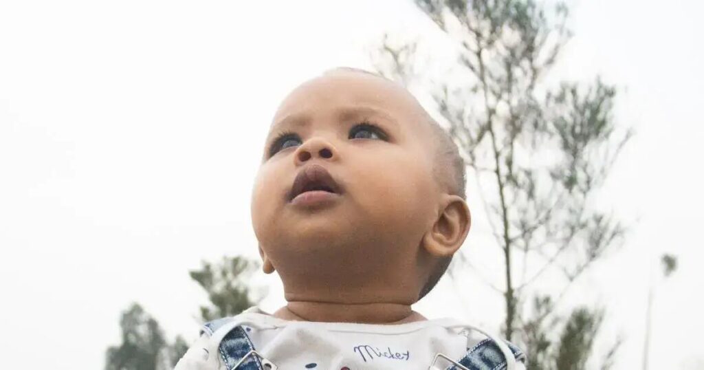 Como lavar roupas de bebê sem irritar a pele e sem estragar as peças Como lavar roupas de bebê sem irritar a pele e sem estragar as peças